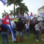 Miami, gli esiliati cubani manifestano a sostegno delle proteste in patria