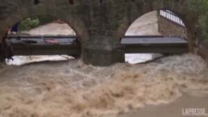 Germania, Bad Muenstereifel in Euskirchen invasa dall’acqua