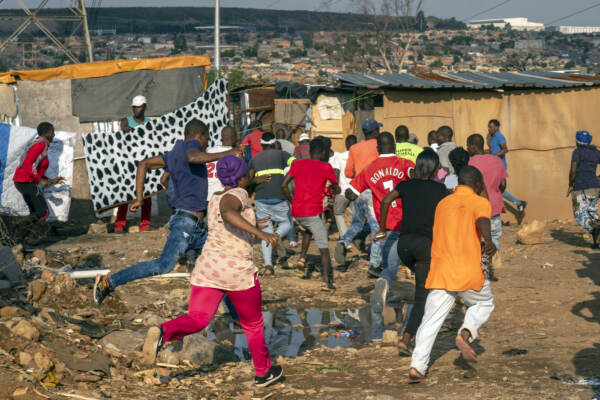 Afrique du Sud: Le bilan des violences s’alourdit à 117 morts