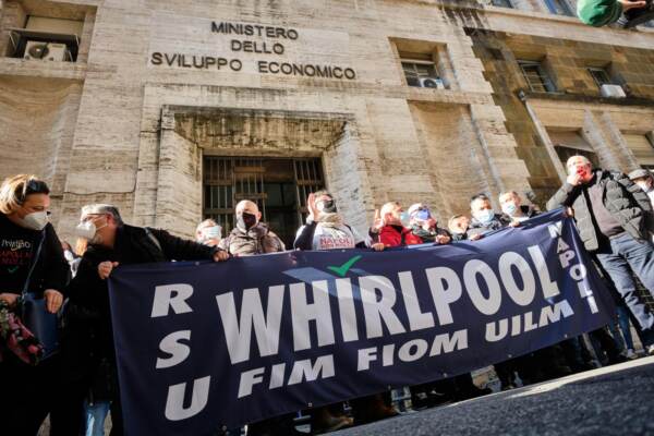 Crisi economica - protesta Whirpool Napoli