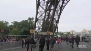 Dopo 9 mesi riapre la Tour Eiffel