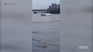 Olanda, esonda la Mosa: un caravan inghiottito dall’acqua