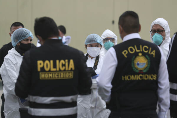 Peru, 13 morti in una discoteca per fuga precipitosa durante un'operazione di polizia