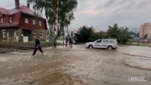 Maltempo, Repubblica Ceca: strade e ferrovie sommerse dall’acqua