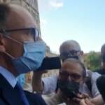 Vaccini, Letta: “Salvini che ride e scherza è irresponsabile”