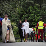 I soccorsi sul luogo della strage nel 2011