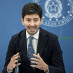 Vaccini, Speranza: “Il 77.4% degli italiani ha completato il ciclo”