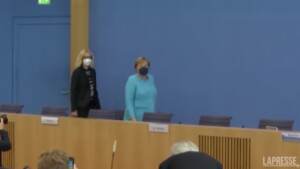 Covid in Germania, Merkel: “Aumento preoccupante dei contagi”