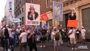 Roma, il corteo dei lavoratori Whirlpool arriva al Mise