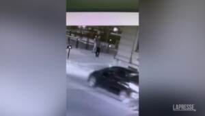 Voghera, il video in cui la vittima colpisce l’assessore: il momento prima della sparatoria