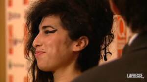 10 anni fa moriva Amy Winehouse
