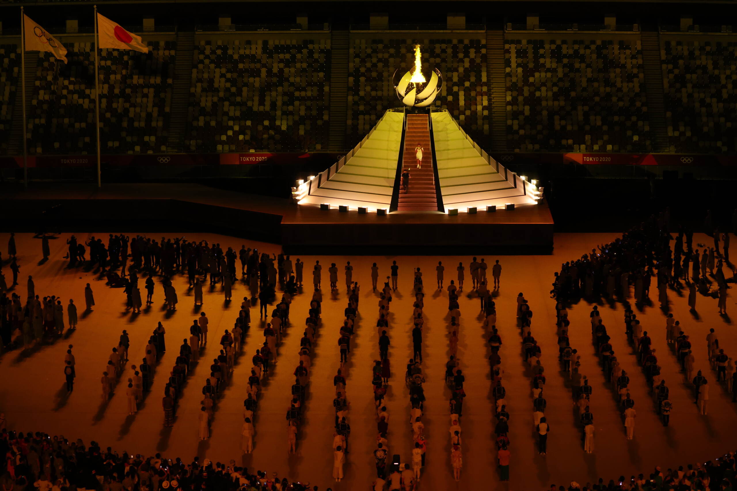 Tokyo 2020, al via le Olimpiadi: fuochi d’artificio e danza. Bach: “Momento di speranza”