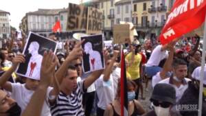 Corteo a Voghera per il giovane ucciso: “Non siamo di destra o sinistra, chiediamo solo giustizia”