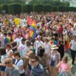 Budapest si tinge d’arcobaleno per il gay pride
