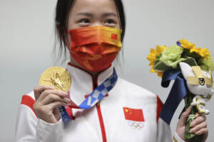 Tokyo 2020, primo oro è cinese. Giappone in lutto per caduta ‘Re’ ginnastica Uchimura