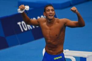 JO-Tokyo: Le Tunisien Ahmed Hafnaoui remporte la médaille d’or du 400m nage libre