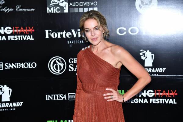 Debutto alla regia per Claudia Gerini: “Dopo 30 anni di carriera sono pronta”