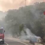 Sardegna, non si placano i roghi nell’Oristanese: canadair in arrivo dalla Francia