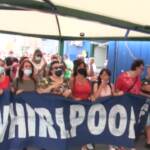 Napoli, operai Whirlpool bloccano imbarchi per le isole al porto
