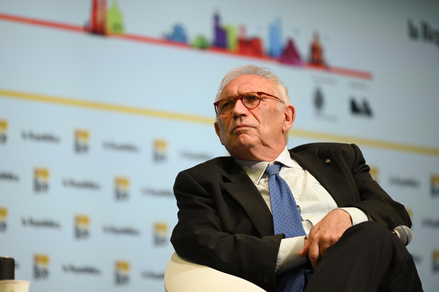 Scuola, Bianchi: “85,5% docenti vaccinati”. Ma restano dubbi presidi e sindacati Scuola, Bianchi: “85,5% docenti vaccinati”. Ma restano dubbi presidi e sindacati