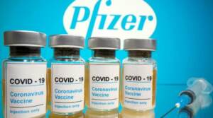 Drugmaker Pfizer starts low with 2023 earnings forecast