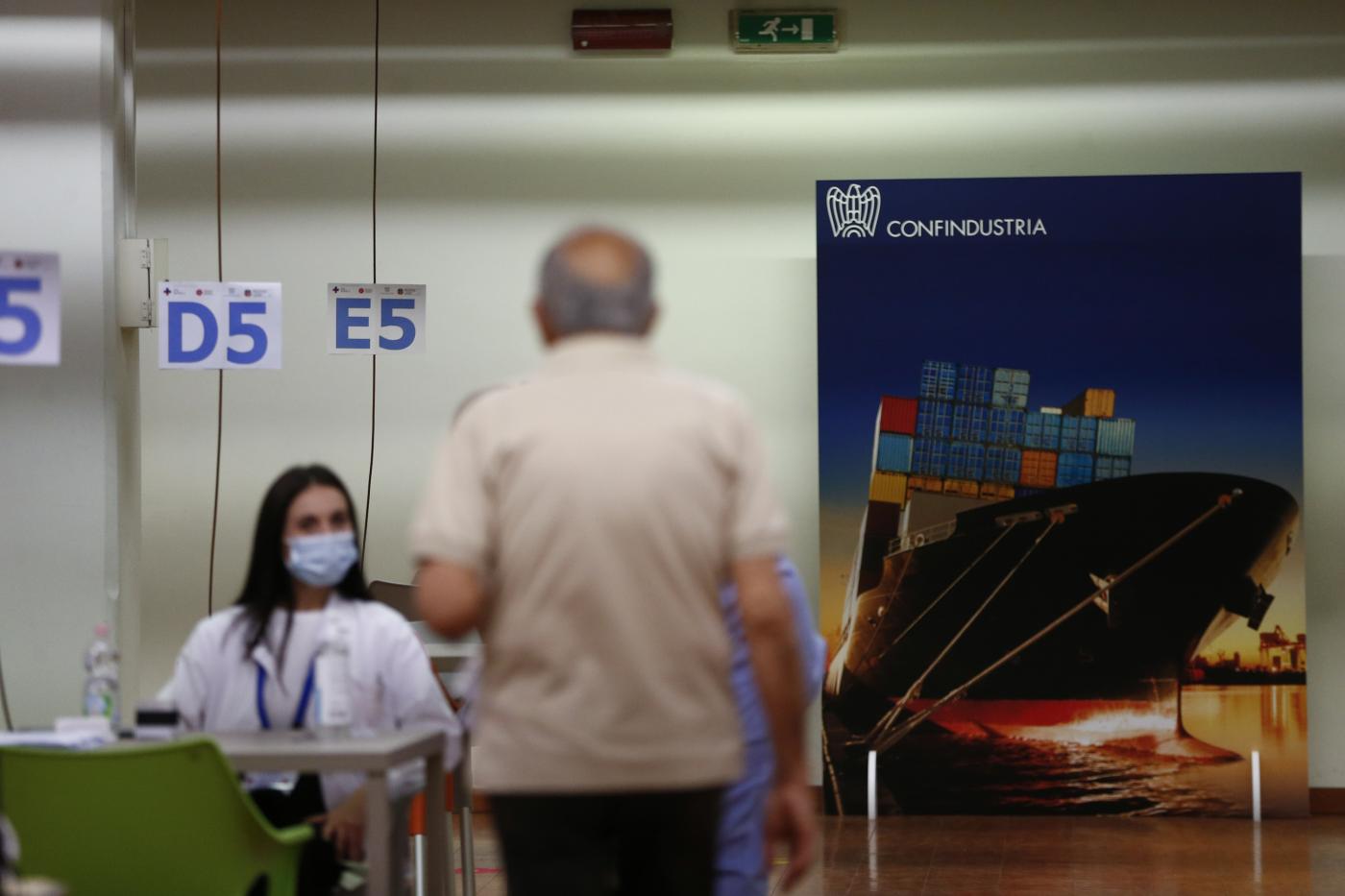 Covid, sale l’Rt in Italia: è a 1,57