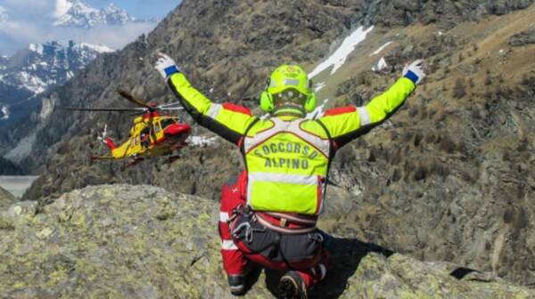 Trentino, non rientra in hotel dopo trekking: cadavere ritrovato in un dirupo