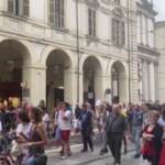 No Green Pass a Torino, manifestanti gridano: “libertà! Libertà!”