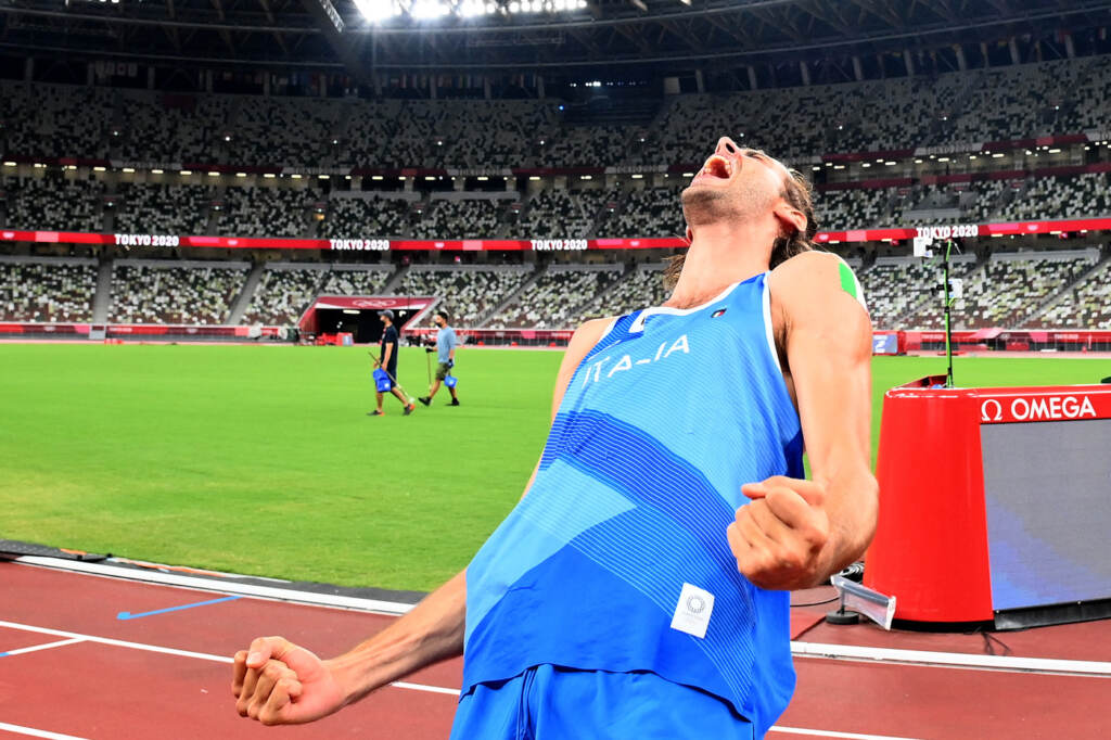 Galleria foto 'I venti minuti dell’atletica italiana nell’Olimpo: Tamberi e Jacobs d’oro – FOTOGALLERY' - foto 24