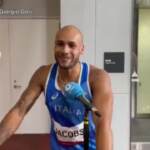 Jacobs è leggenda, mentre lo intervistano lo chiama Draghi: “Marcell, c’è il presidente al telefono”