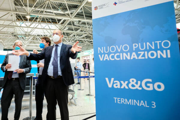 Inaugurazione centro vaccini Vax & go all'aeroporto di Fiumicino