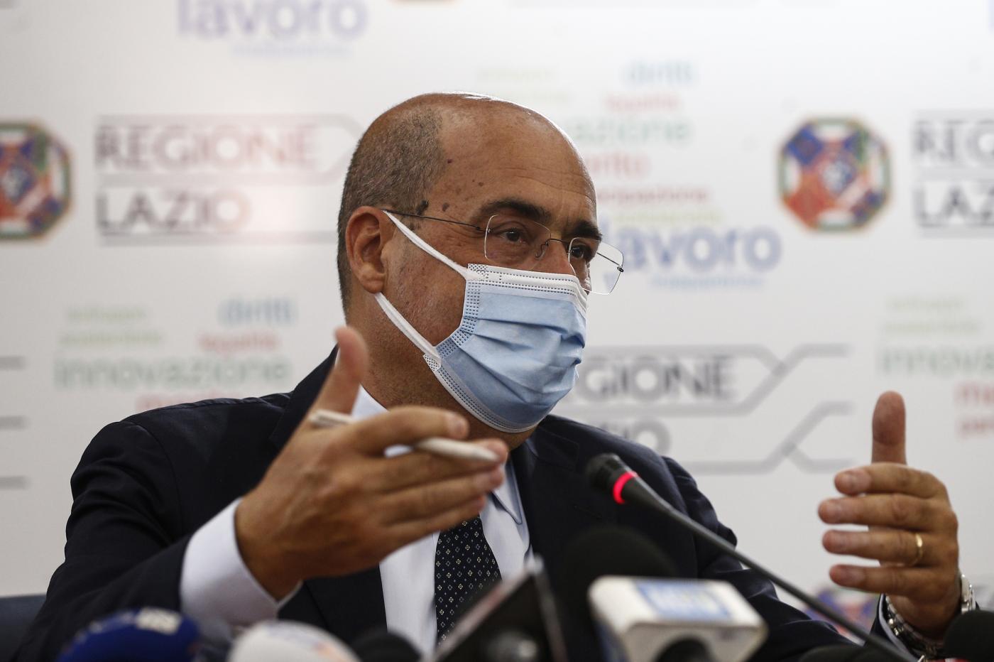 Vaccini, prenotazioni Lazio ferme. Zingaretti: “Atto hacker criminale e terroristico”