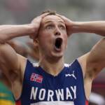 Tokyo 2020, spettacolo nei 400 ostacoli: record del mondo per Warholm