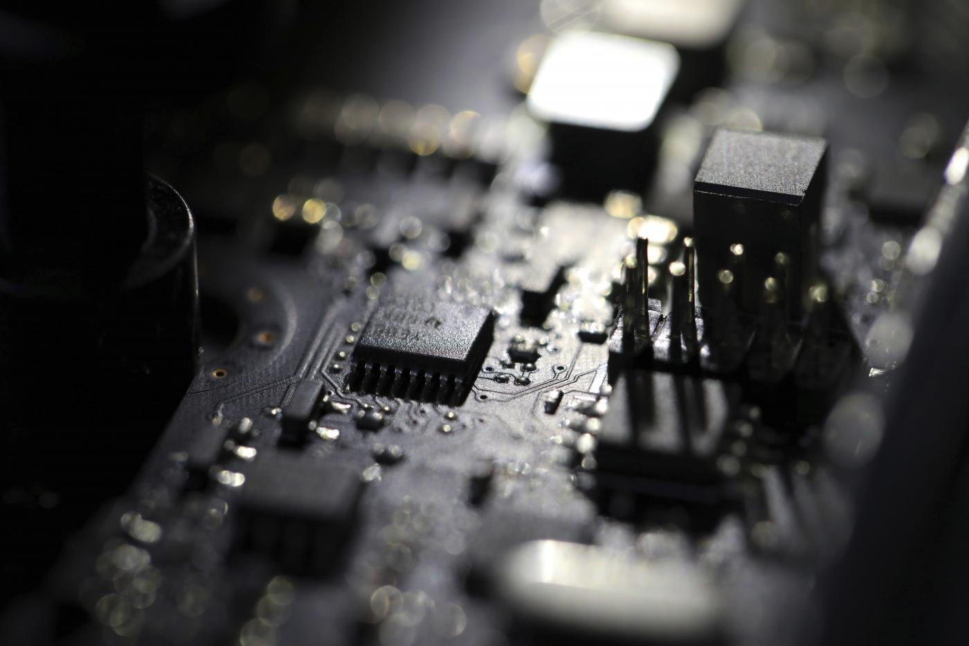 Anche l’Olanda sotto attacco hacker, allarme: “Crisi nazionale”