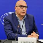 Scandalo Ue, sì a revoca immunità per Cozzolino-Tarabella