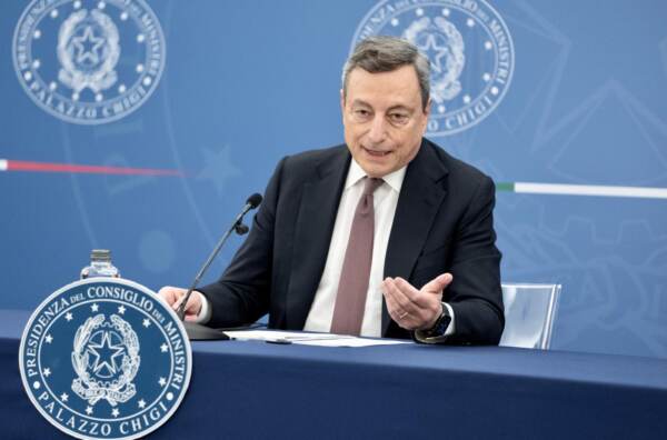 Presidente Draghi in conferenza con i ministri Roberto Speranza e Marta Cartabia