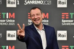 Sanremo 2021 - Photocall Amadeus, Giovanna Botteri ed Achille Lauro
