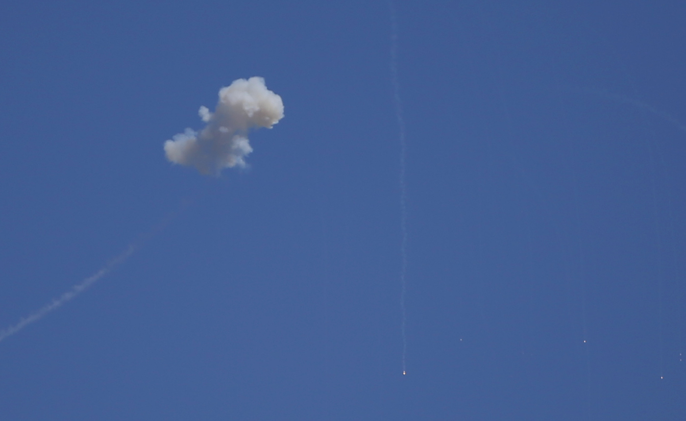 Medioriente, sirene in Israele: intercettati dieci razzi dal Libano