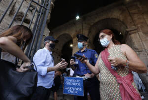 Coronavirus, le immagini dal mondo in emergenza sanitaria