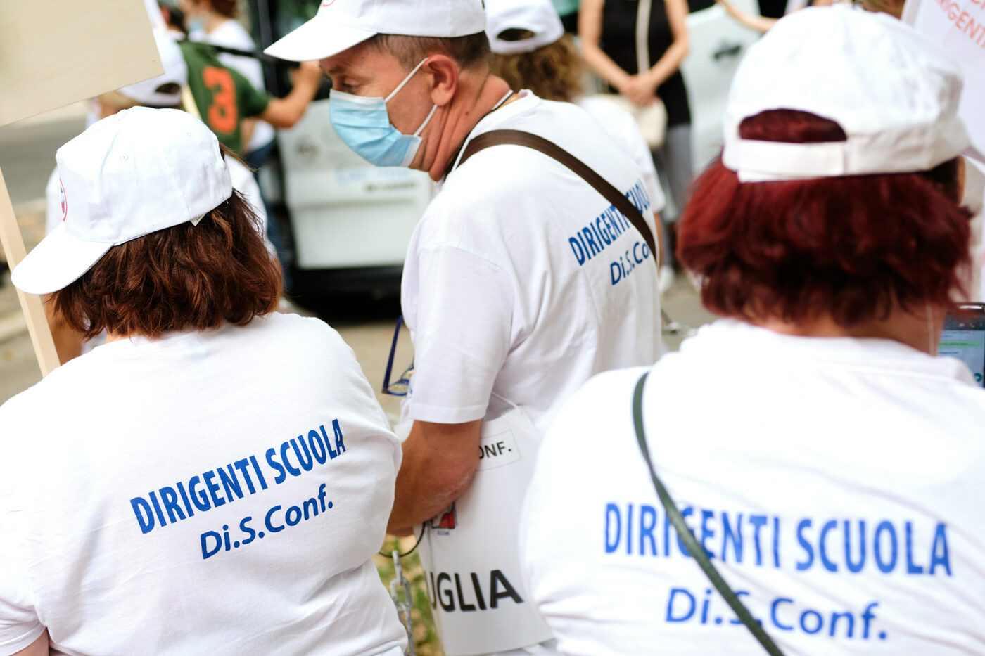 Green pass, presidi: “I controlli sono amministrativi, rischiamo di farli da soli la notte”