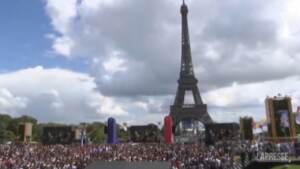 Parigi, il passaggio di consegne per le Olimpiadi del 2024