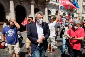 Roma, protesta operatori del settore elettrico, gas e servizi ambientali