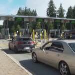 Il Canada riapre i confini ai cittadini Usa: lunghe code alle frontiere