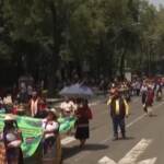 Messico: la variopinta marcia per celebrare la Giornata Mondiale dei Popoli Indigeni