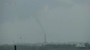 Chicago, tornado registrati nella zona: danni e alberi caduti