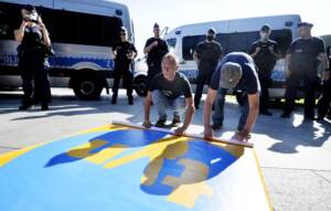 Polonia, protesta contro disegno di legge che metterebbe a tacere tv