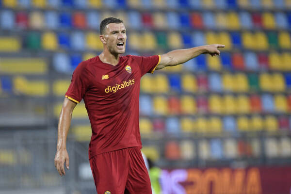 Dzeko-Inter fatta. Pressing Roma su Abraham, Juve-Dybala aria di rinnovo