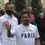 Nuova vita Messi: tifosi Psg in delirio, Barça lo ‘cancella’