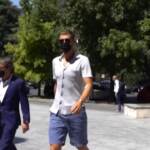 Inter, Dzeko a Milano ma sono pochi i tifosi ad accoglierlo: “Delusi, Lukaku non andava venduto”