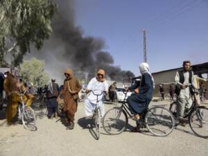Afghanistan, continua l’avanzata dei Talebani: conquistati 15 capoluoghi